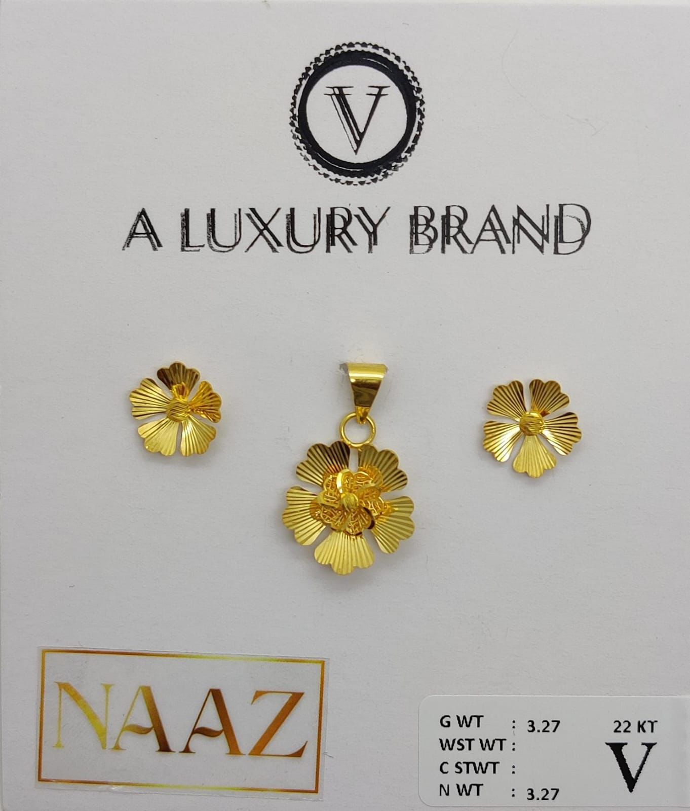 NAAZ Pendant Set