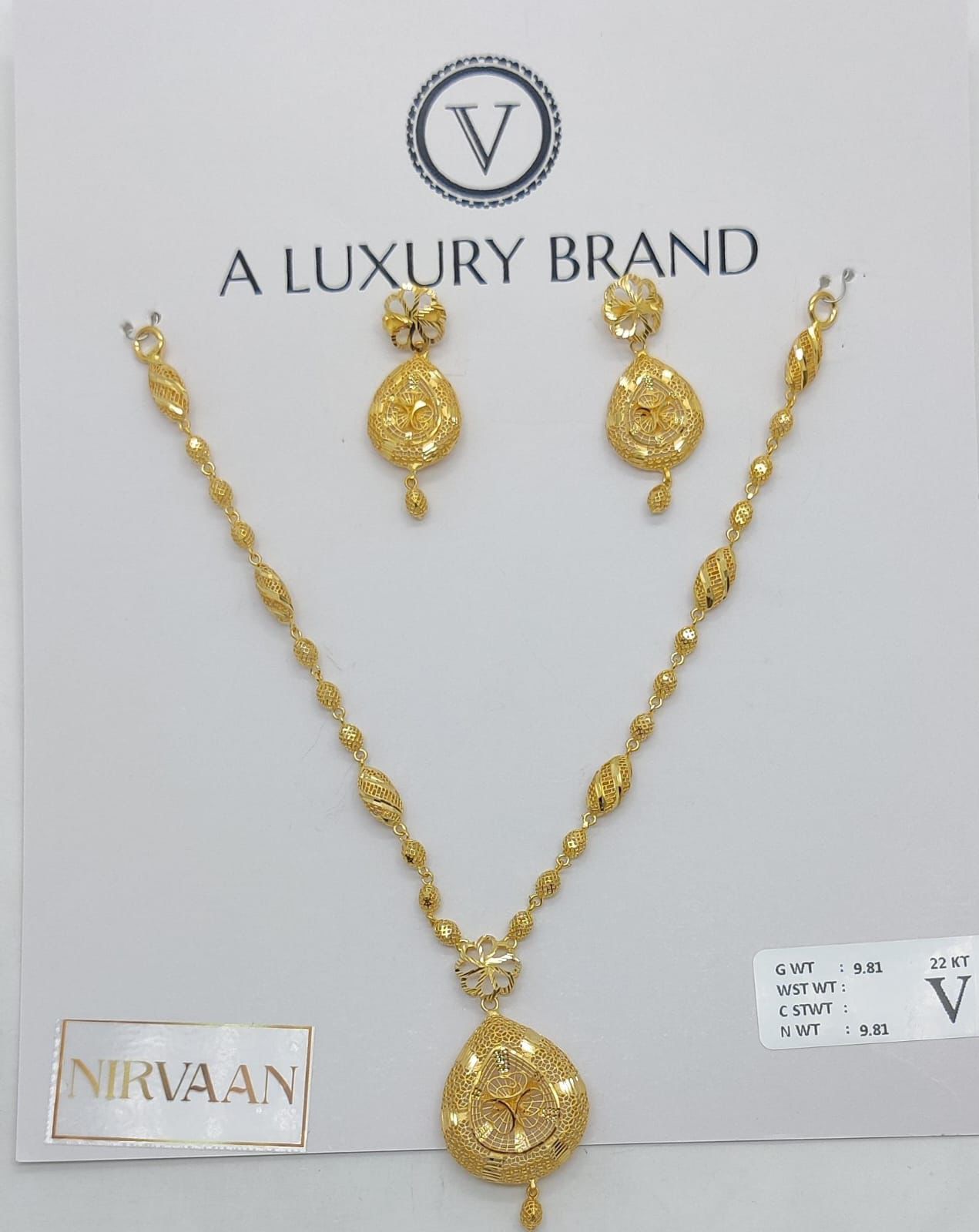Nirvaan Floral Set