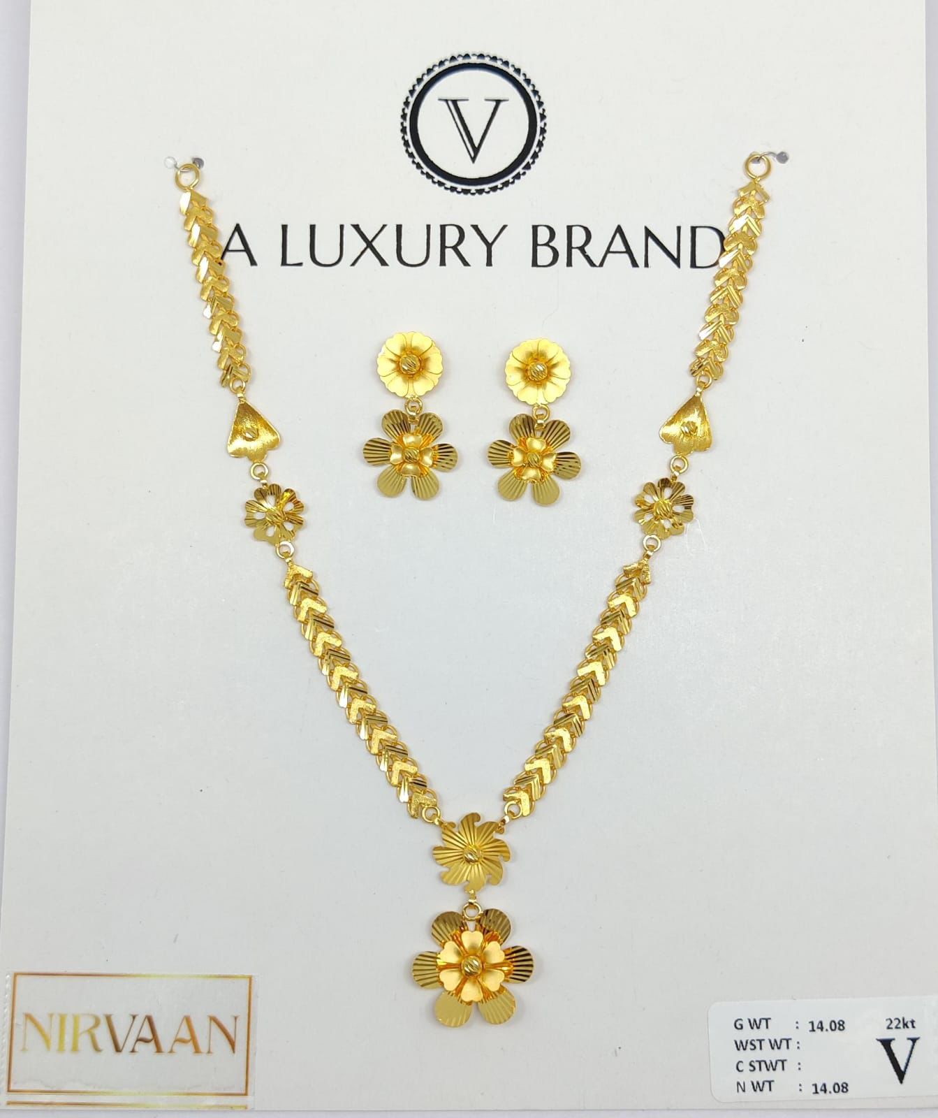 Nirvaan Necklace Set