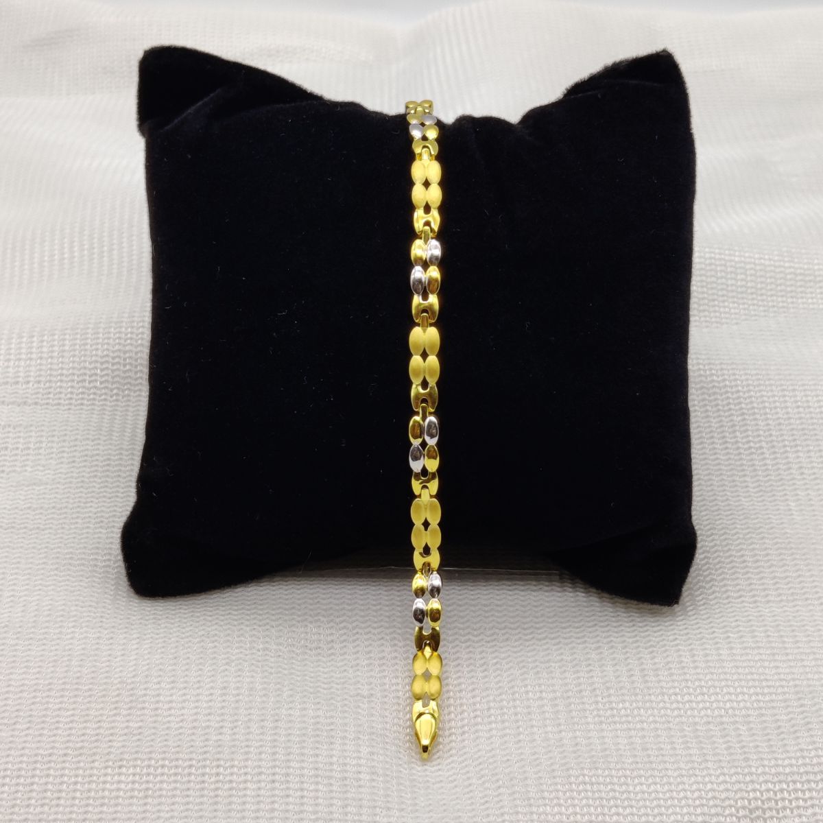 Ladies Casting Bracelet