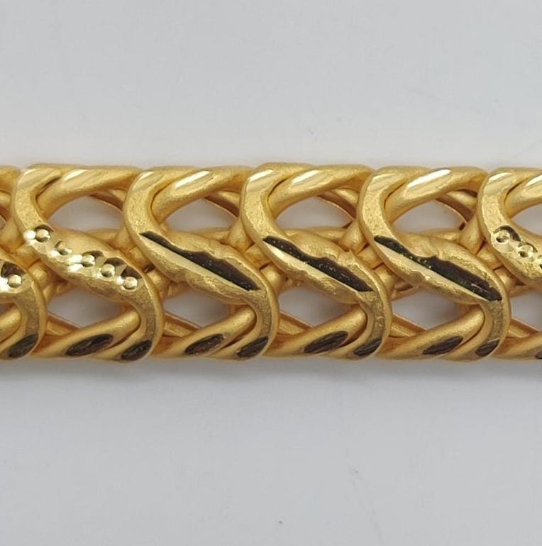 HOLLOW CHAINS